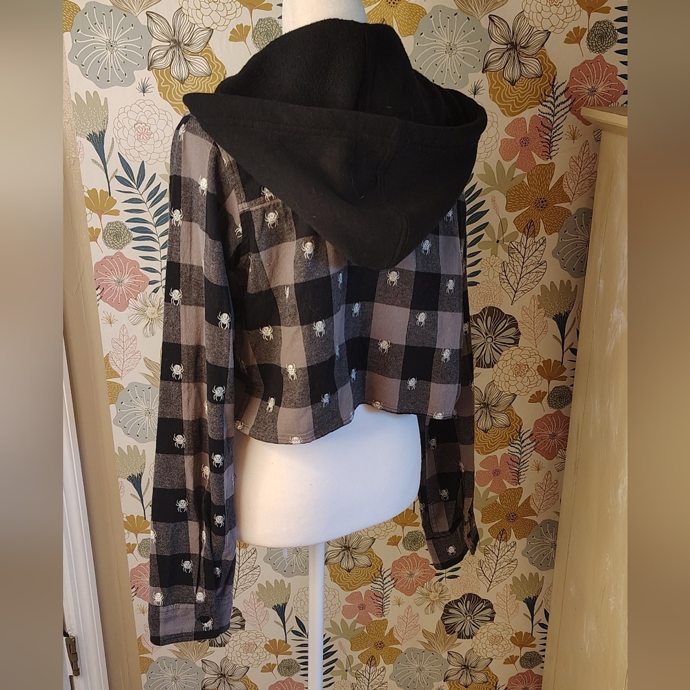 Lurking Class Black and Gray Checkered Cropped Hoodie With Skull Spiders Size M - Picture 5 of 10